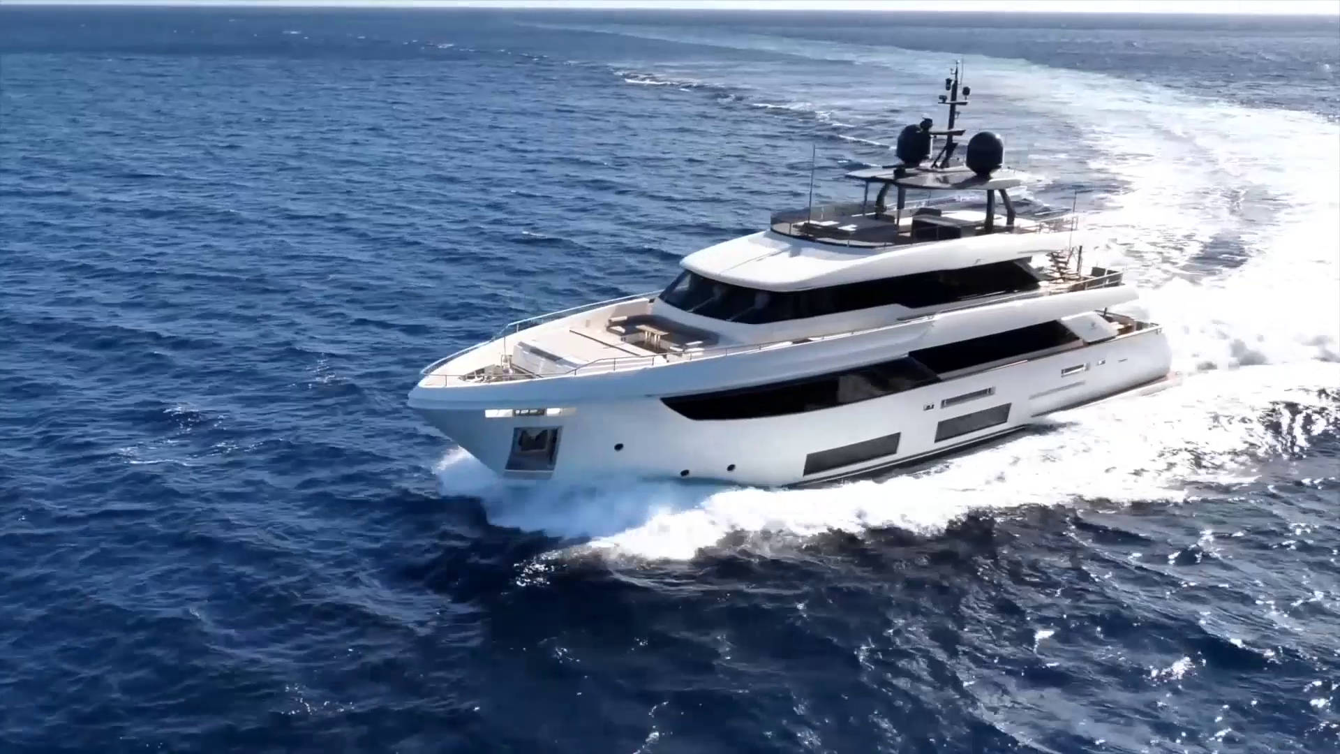 Custom Line Navetta 33
