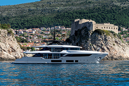 Yacht Custom Line Navetta 38 New