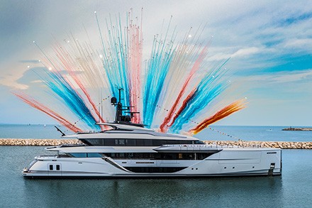 Yacht CRN Comfortably Numb