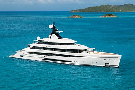 Yacht CRN Amor à Vida