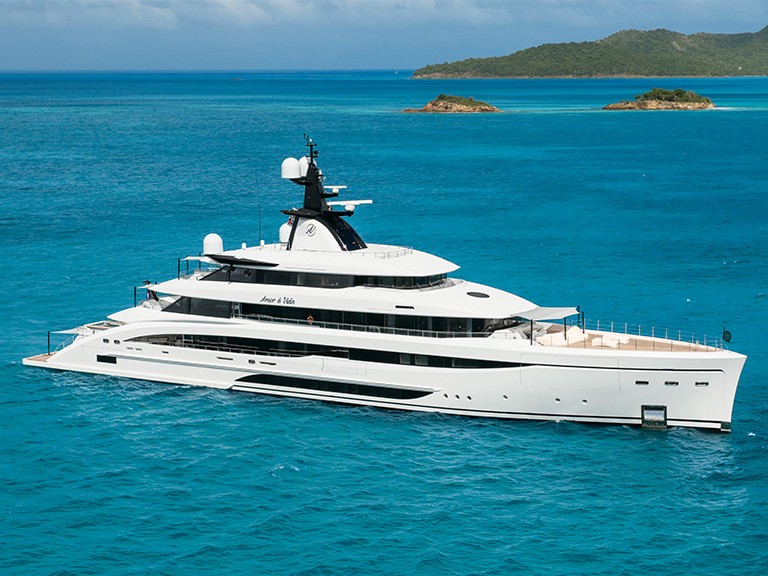 Yacht CRN Amor à Vida