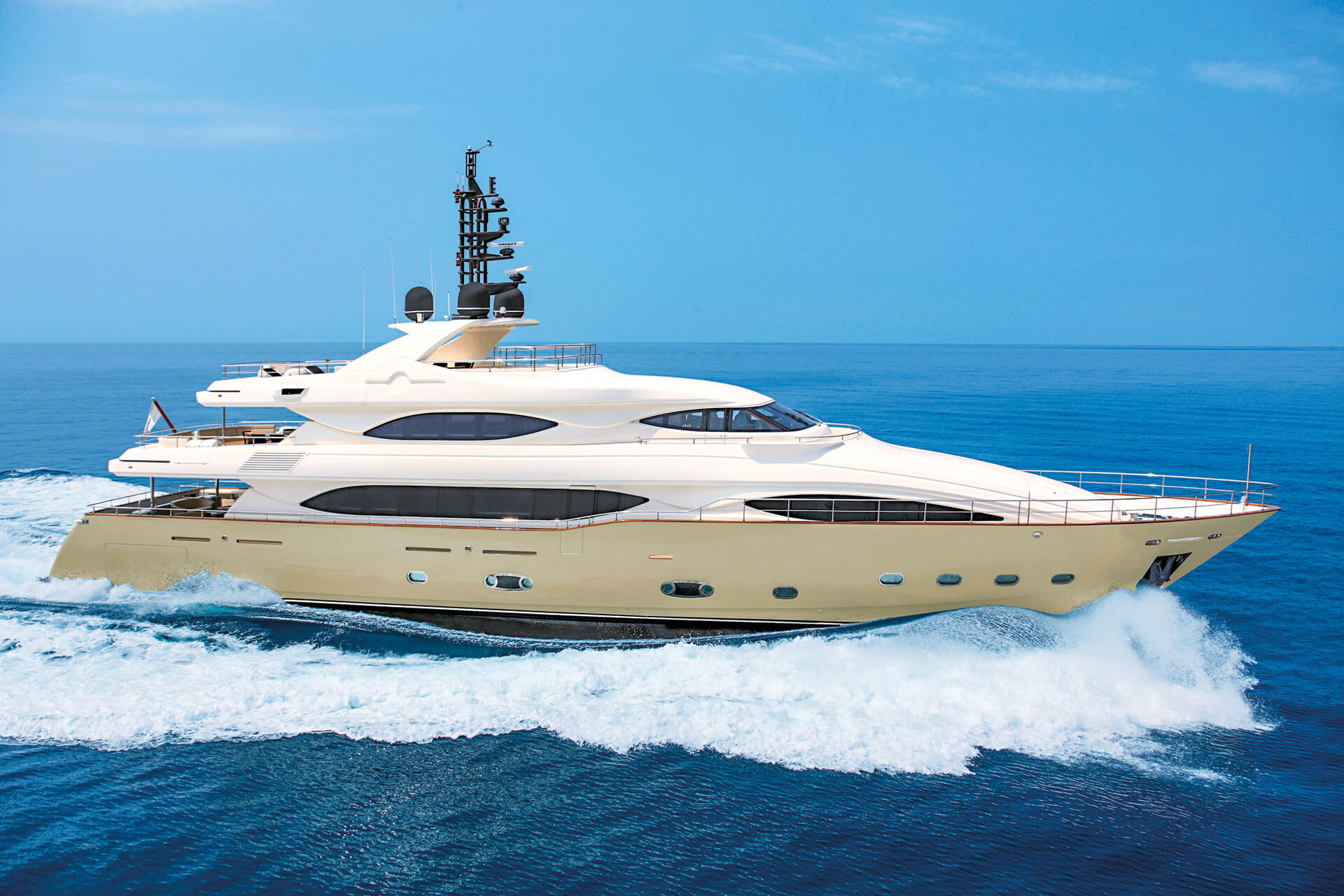 5 G 39.60 m / 129 ft 11 in - Luxury Mega Yacht – CRN yachts