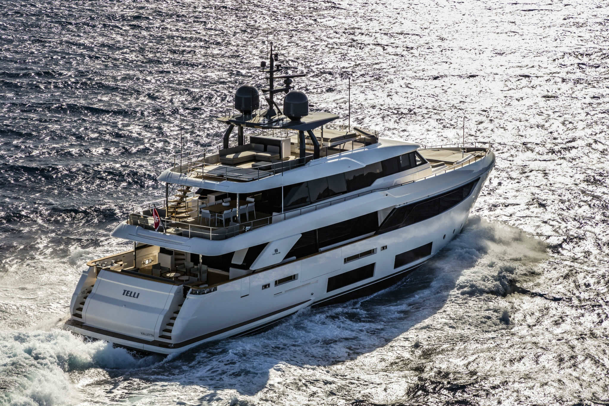 Custom Line Navetta 33 - external 7