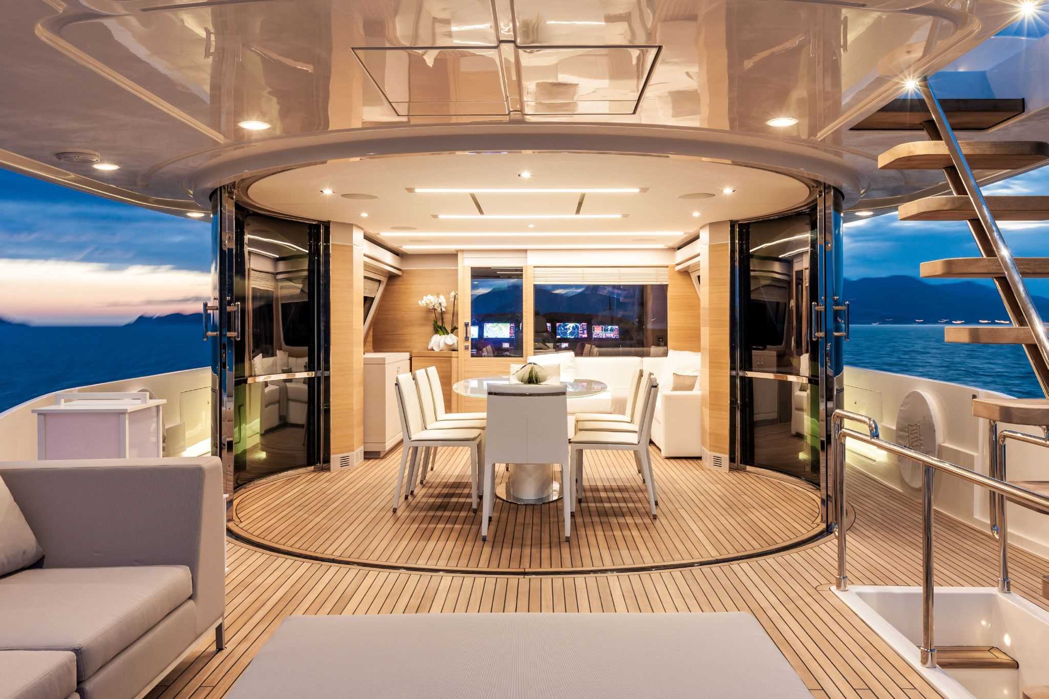 Custom Line Navetta 28 - Luxury Mega Yachts | Custom Line